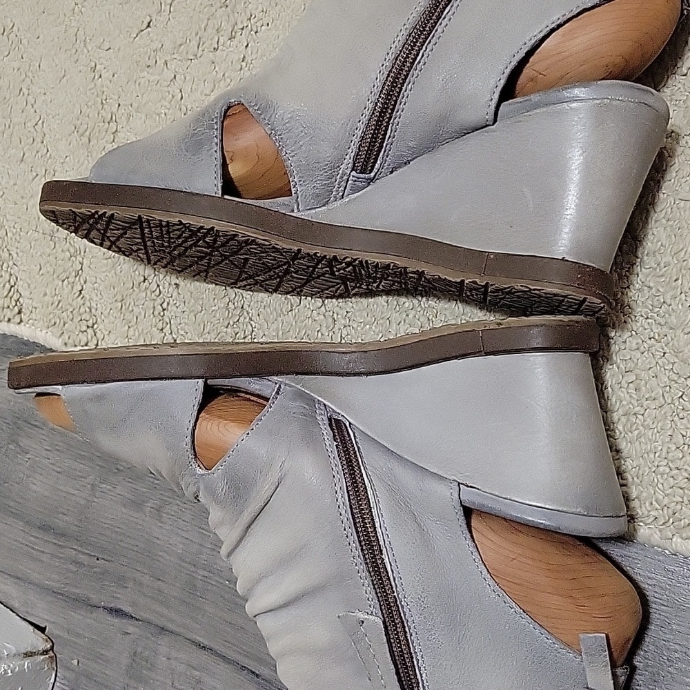 Womens Open-Toe Wedge Booties in Light Gray - Picture 4 of 5